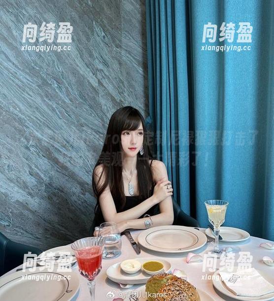 腐团儿Ikaros 这次腐团儿Ikaros的定制尼禄狠狠打击了我的审美观——太精彩了!