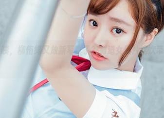 菠萝社 – 咦,柳侑绮又放新写真了?剑道女照片这次带了什么新动作?