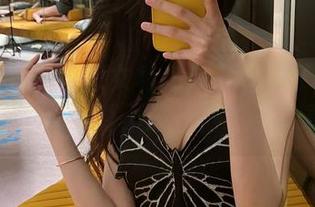 微密圈 – 黑丝修女私拍:葛征成了我的审美新标杆,真不该看得这么认真…