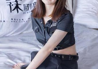 袜啵啵 – 果果的私房OL服装合集:让每个会议都充满惊喜!