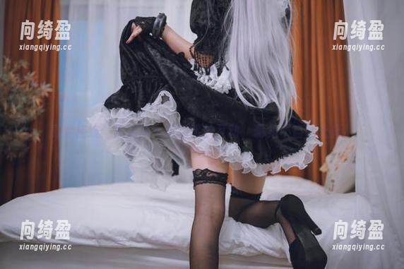 高清在线：里见年一与刻晴的互动，嘴角不自觉上扬！