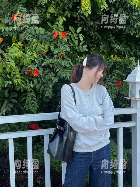 闪月半 闪月半的喵少女写真集:到底有多少猫耳能激发你的想象?
